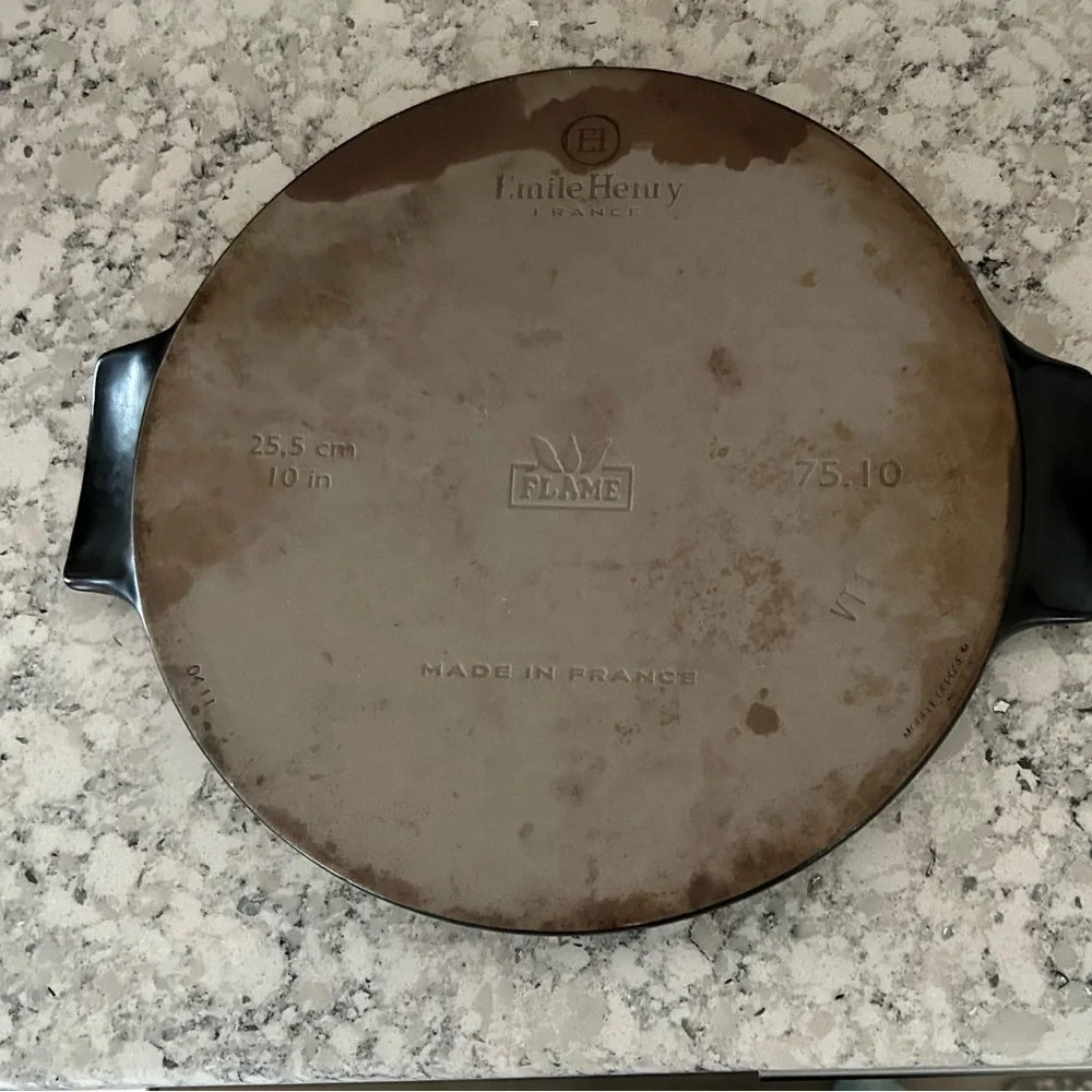 Emile Henry 10'' PIZZA Stone  Made In France Black